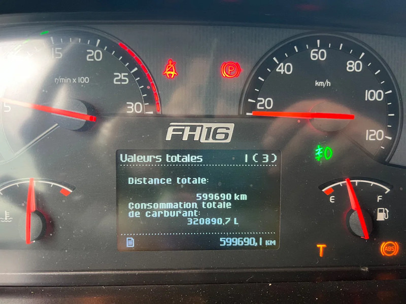 Тягач Volvo FH 16.700 Volvo FH16 700 6x4 full options **RETARDER**TV: фото 19 Тягач Volvo FH 16.700 Volvo FH16 700 6x4 full options **RETARDER**TV: фото 19