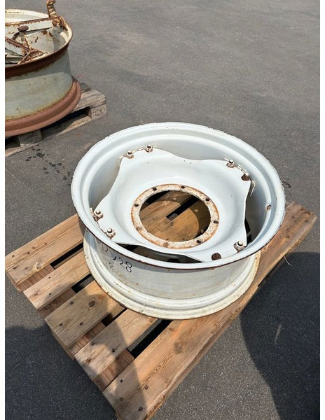 New Holland velg 12 x 28 - Колесный диск: фото 3 New Holland velg 12 x 28 - Колесный диск: фото 3