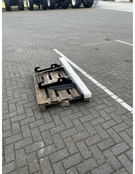 Tobroco Veegborstel 150 cm Giant aanspan - Щетка для Строительной техники: фото 3 Tobroco Veegborstel 150 cm Giant aanspan - Щетка для Строительной техники: фото 3