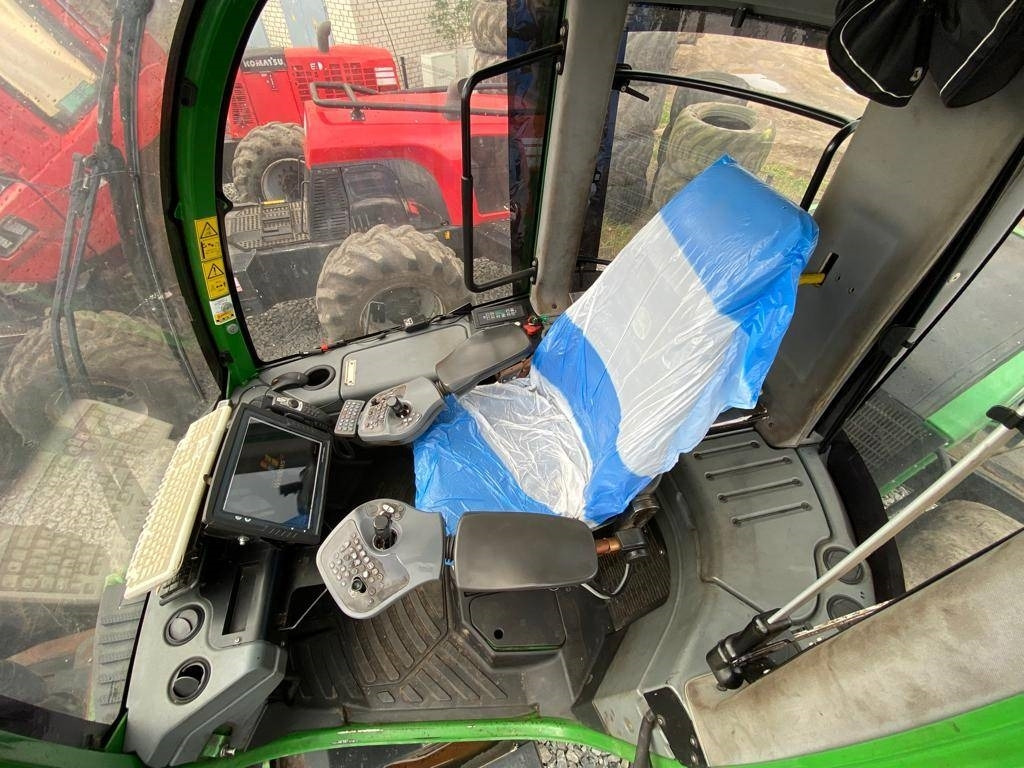 Харвестер John Deere 1470 E: фото 10 Харвестер John Deere 1470 E: фото 10