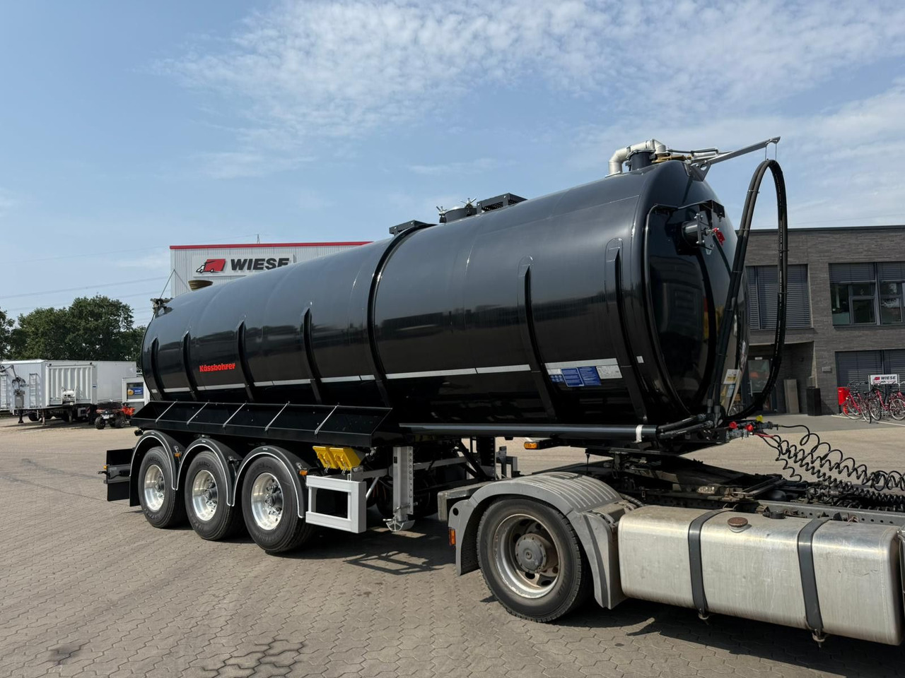 Kässbohrer K.STN L 30 Edelstahl Tanker Gülle Naturabfall - Полуприцеп-цистерна: фото 3 Kässbohrer K.STN L 30 Edelstahl Tanker Gülle Naturabfall - Полуприцеп-цистерна: фото 3