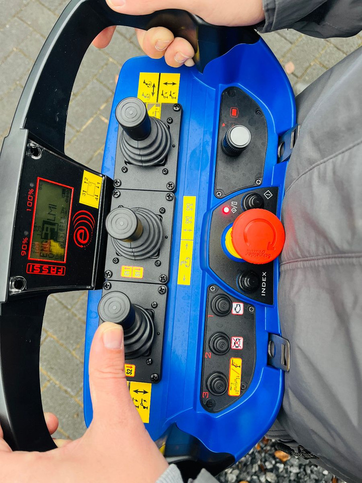 Mercedes-Benz Arocs 1835  4x4 Meiller Fassi F135 Kran Kipper в лизинг Mercedes-Benz Arocs 1835  4x4 Meiller Fassi F135 Kran Kipper: фото 10