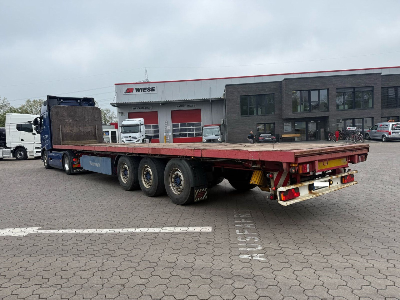 Schwarzmüller SPA 3/E Plattform Auflieger mit Schwerlastwinden - Полуприцеп бортовой/ Платформа: фото 2 Schwarzmüller SPA 3/E Plattform Auflieger mit Schwerlastwinden - Полуприцеп бортовой/ Платформа: фото 2