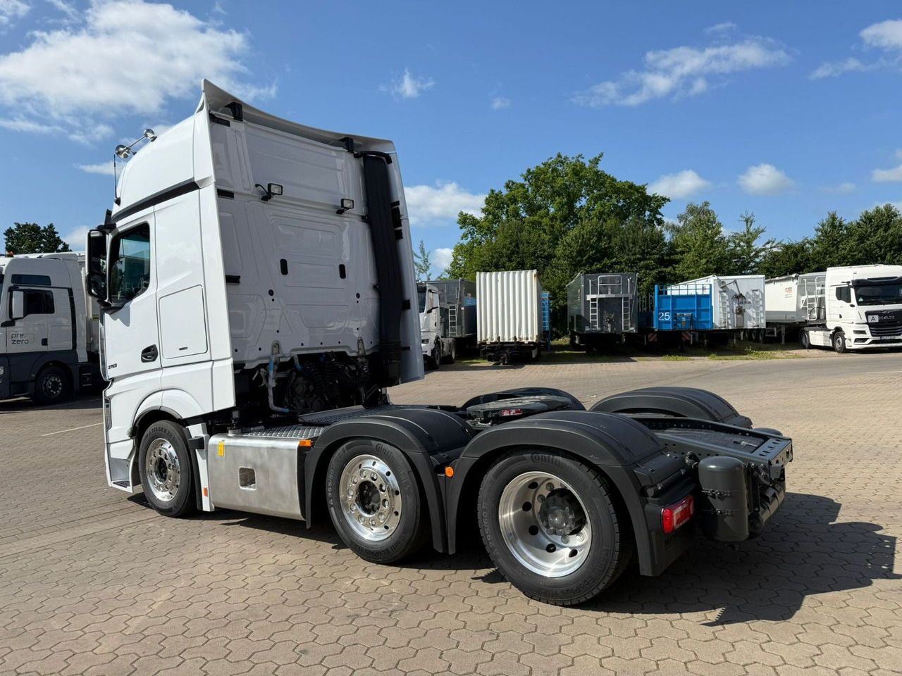 Mercedes-Benz Actros 2753 GigaSpace L 6x2 Lowliner TrendLine - Тягач: фото 4 Mercedes-Benz Actros 2753 GigaSpace L 6x2 Lowliner TrendLine - Тягач: фото 4