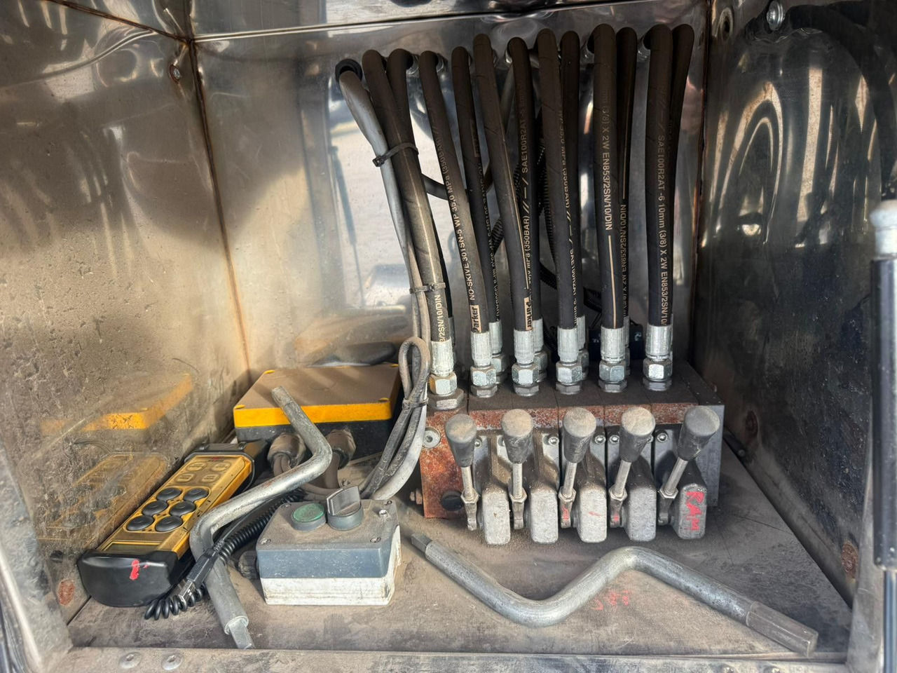 Низкорамный полуприцеп Wiese 3-Achs Stufen Sattel mit Auffahrrampe 25T: фото 20