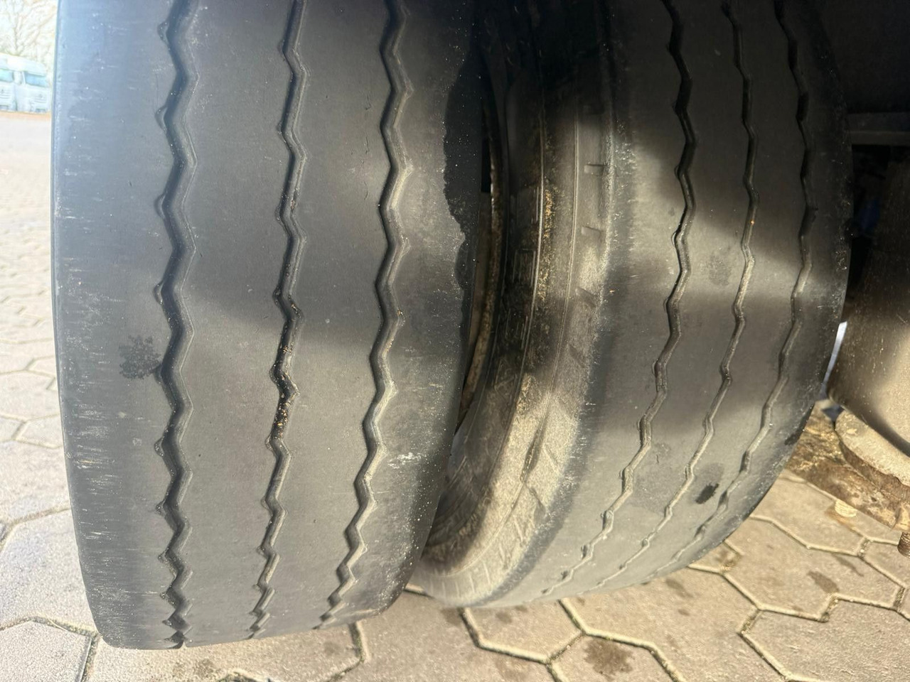 Низкорамный полуприцеп Wiese 3-Achs Stufen Sattel mit Auffahrrampe 25T: фото 24