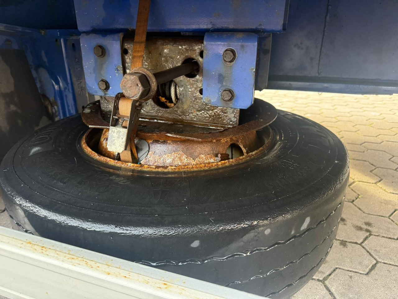 Низкорамный полуприцеп Wiese 3-Achs Stufen Sattel mit Auffahrrampe 25T: фото 18