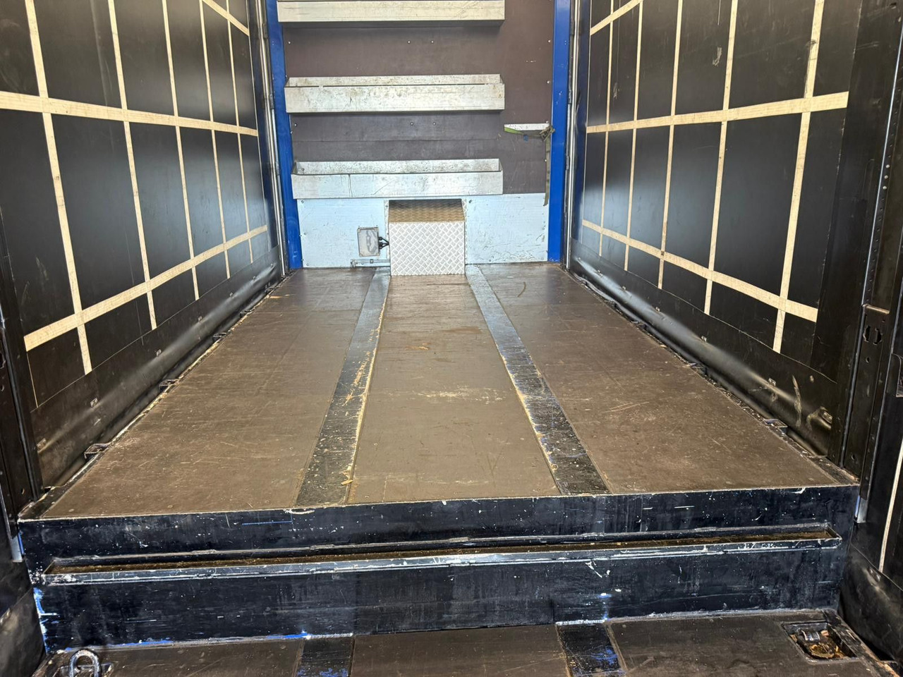 Низкорамный полуприцеп Wiese 3-Achs Stufen Sattel mit Auffahrrampe 25T: фото 13