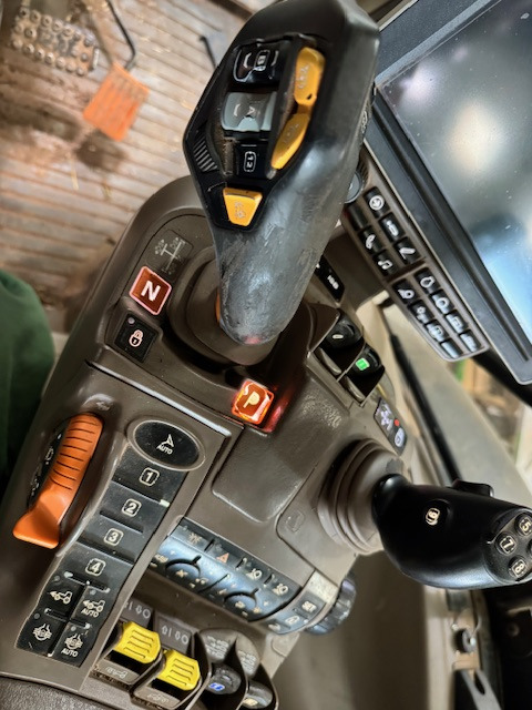 JOHN DEERE 6250R - Трактор: фото 4 JOHN DEERE 6250R - Трактор: фото 4