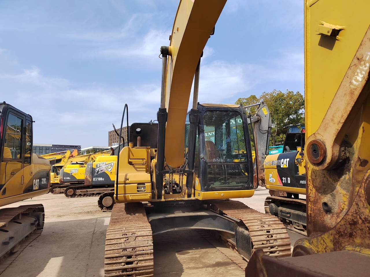 CATERPILLAR 315DL - Гусеничный экскаватор: фото 2 CATERPILLAR 315DL - Гусеничный экскаватор: фото 2