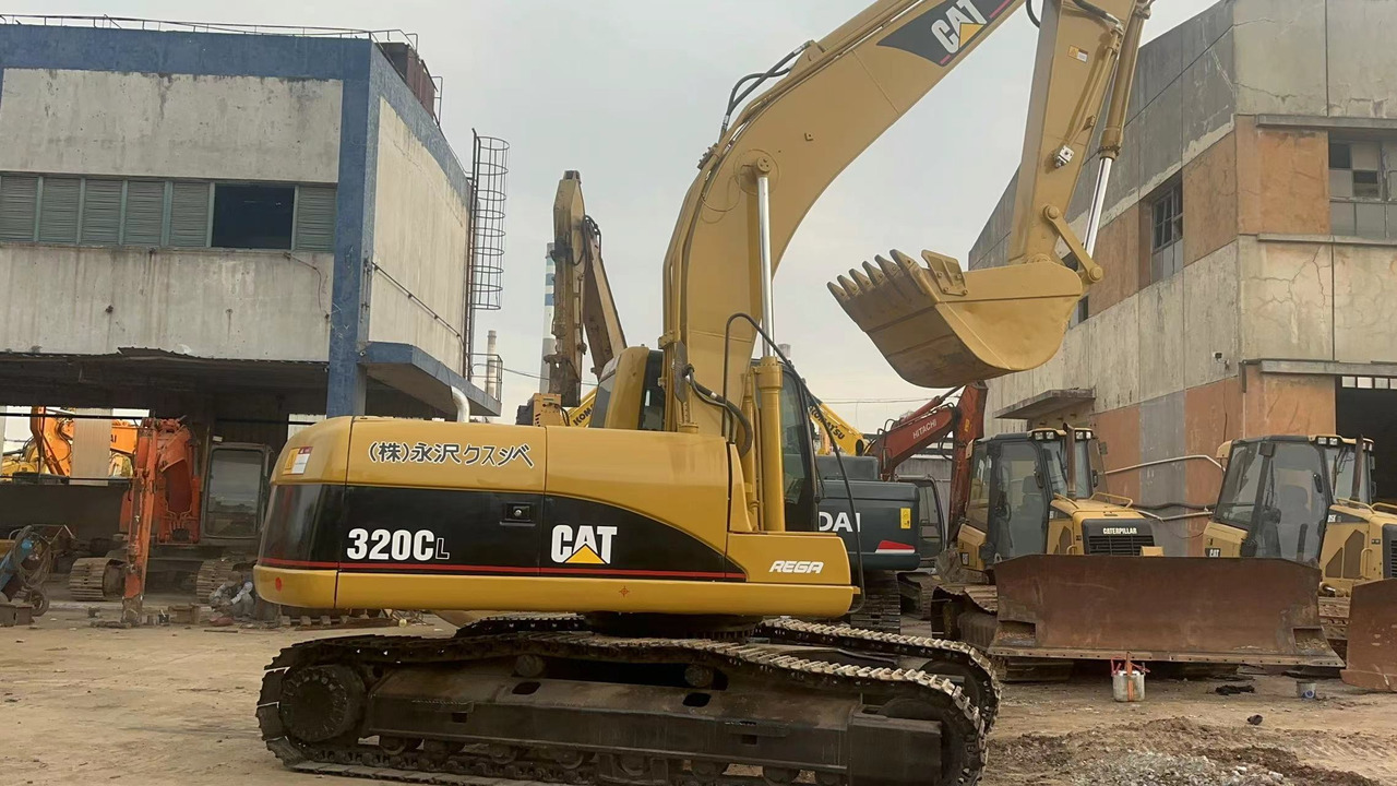 CATERPILLAR 320C - Гусеничный экскаватор: фото 1 CATERPILLAR 320C - Гусеничный экскаватор: фото 1