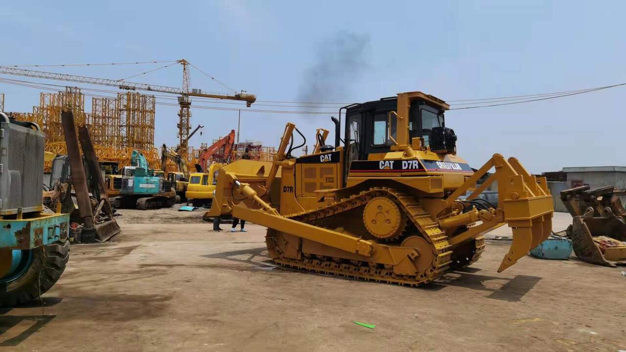 CATERPILLAR D7R - Бульдозер: фото 2 CATERPILLAR D7R - Бульдозер: фото 2