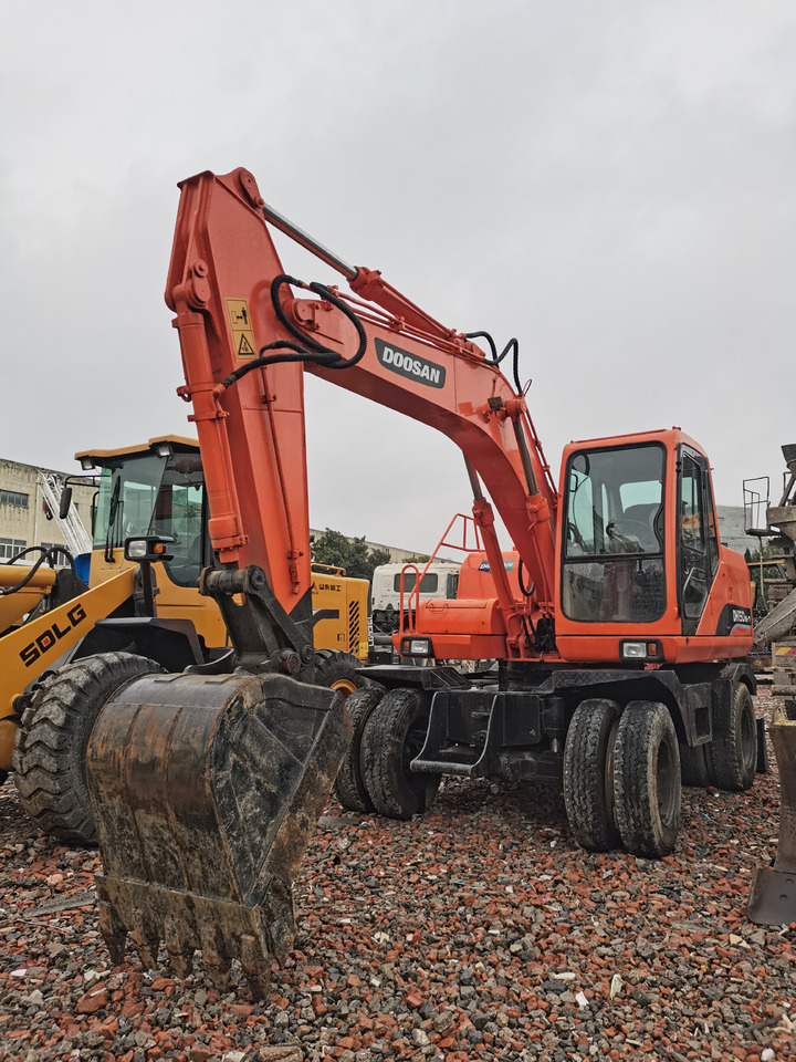 DOOSAN DH150W-7 - Колёсный экскаватор: фото 3 DOOSAN DH150W-7 - Колёсный экскаватор: фото 3