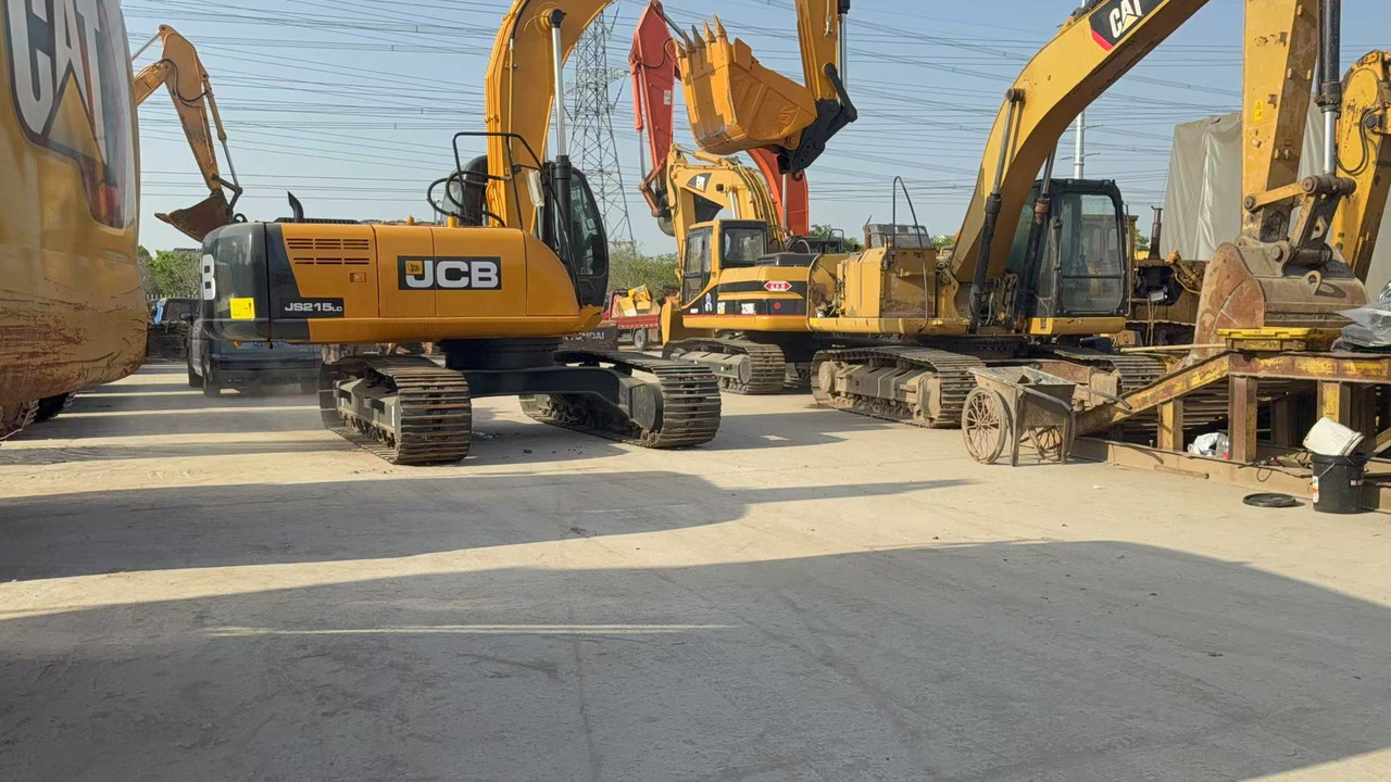 JCB JS215LC - Гусеничный экскаватор: фото 1 JCB JS215LC - Гусеничный экскаватор: фото 1