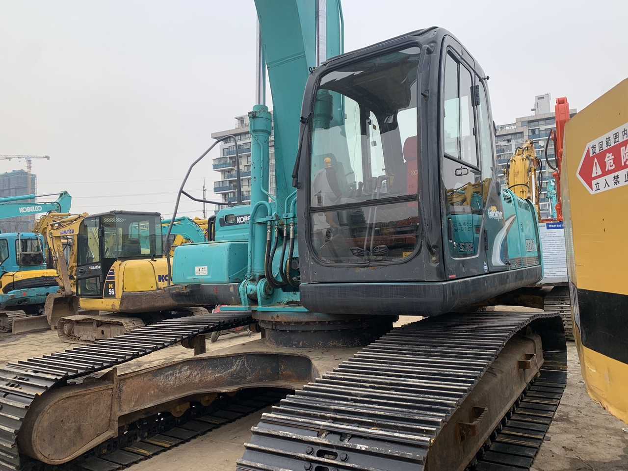 KOBELCO SK260LC-8 - Гусеничный экскаватор: фото 2 KOBELCO SK260LC-8 - Гусеничный экскаватор: фото 2