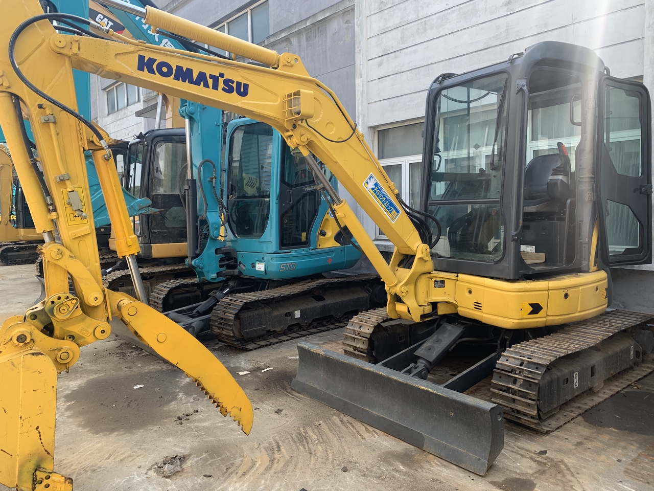 KOMATSU PC35MR - Гусеничный экскаватор: фото 2 KOMATSU PC35MR - Гусеничный экскаватор: фото 2