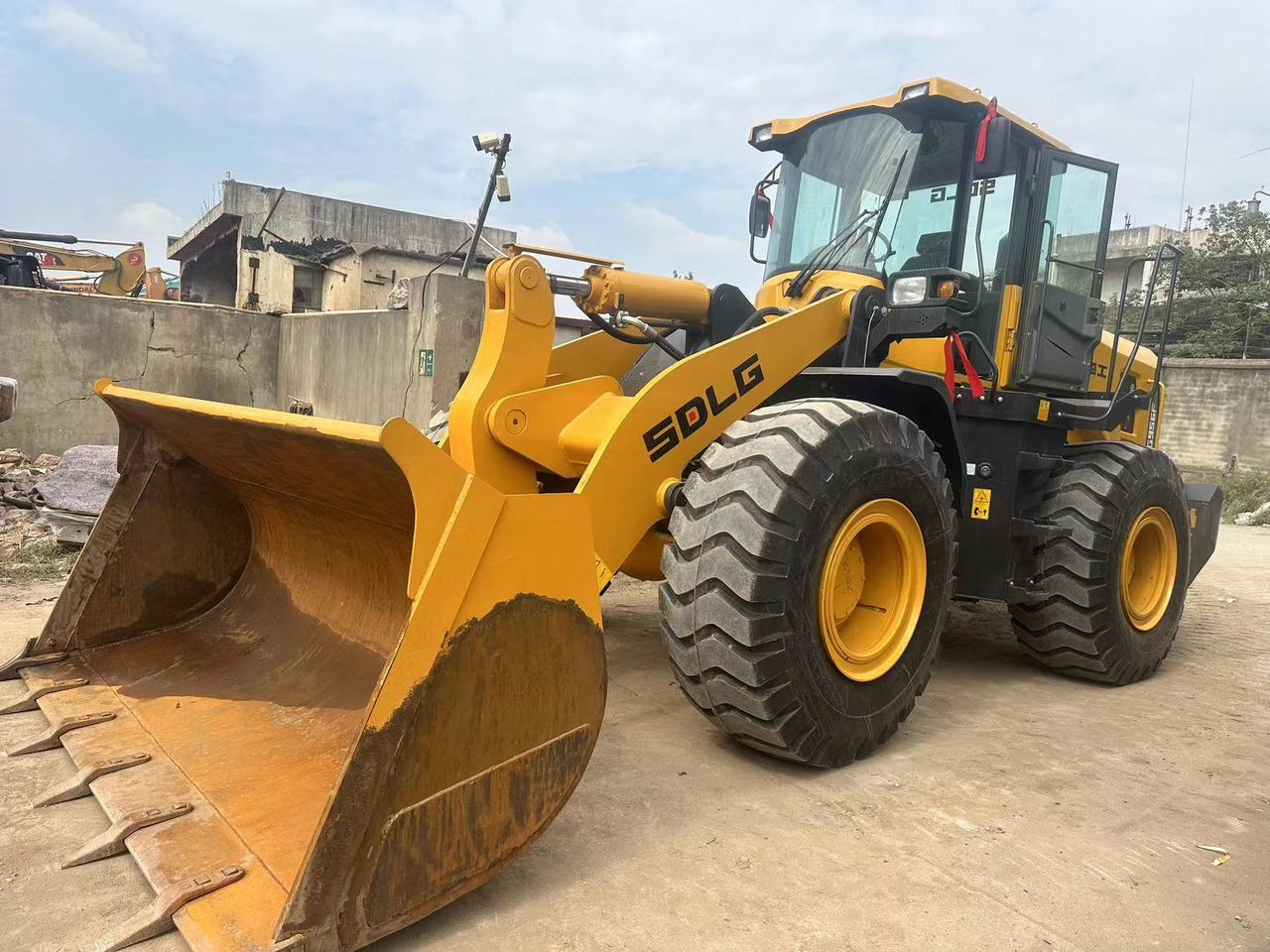 SDLG LG956F - Гусеничный экскаватор: фото 2 SDLG LG956F - Гусеничный экскаватор: фото 2