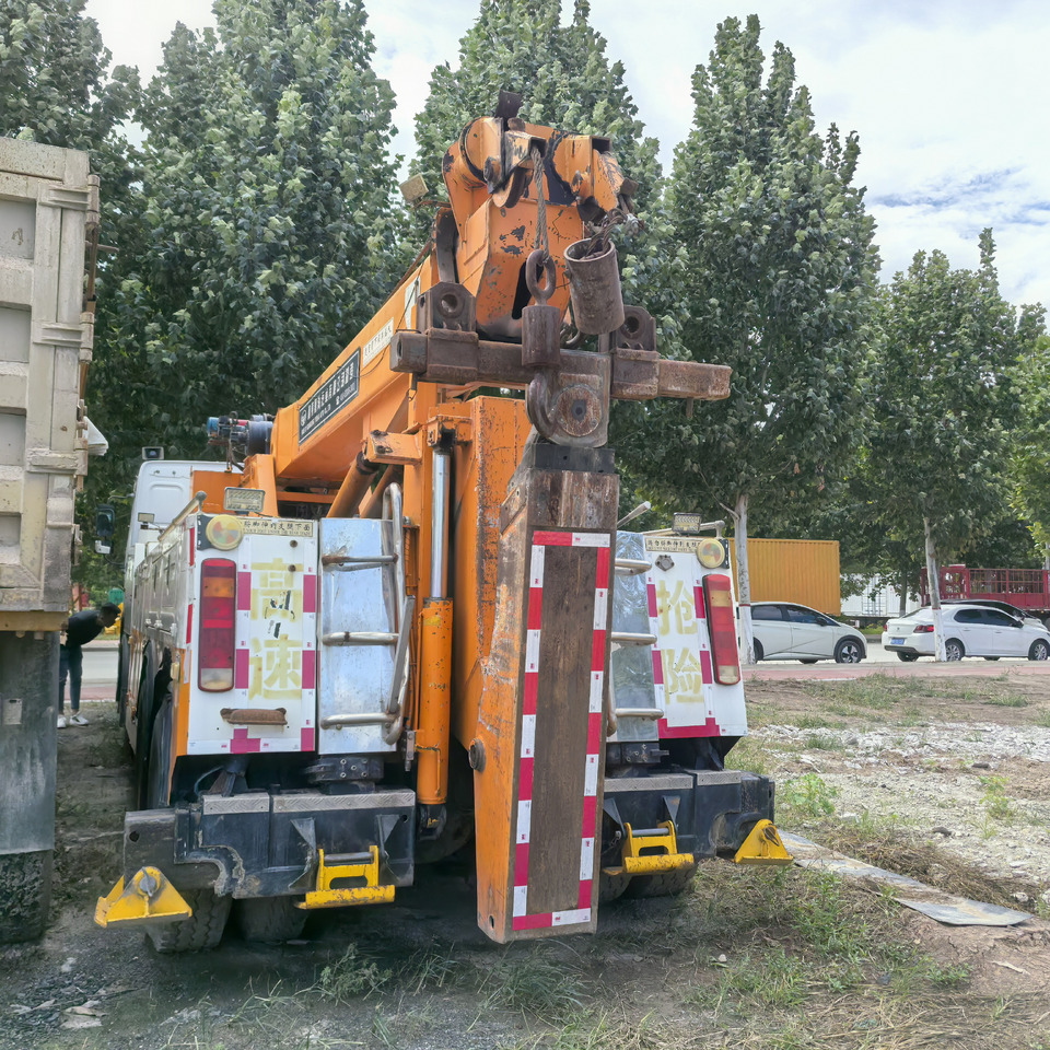 SINOTRUK Howo 8x4 - Автоманипулятор: фото 4 SINOTRUK Howo 8x4 - Автоманипулятор: фото 4