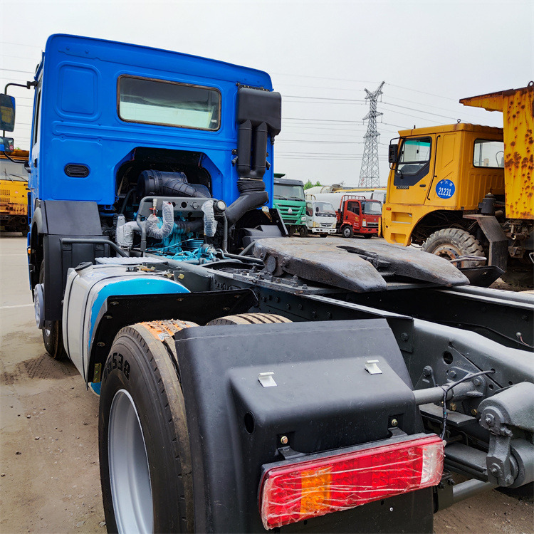 HOWO HOWO 6x4 336 truck tractors - Тягач: фото 3 HOWO HOWO 6x4 336 truck tractors - Тягач: фото 3