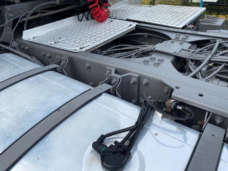 Тягач DAF CF 85.410 85CF 410 AUTOMATIC: фото 12 Тягач DAF CF 85.410 85CF 410 AUTOMATIC: фото 12