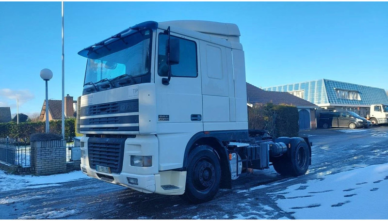 DAF XF 95.430 EURO 2 MANUAL GEARBOX - Тягач: фото 1 DAF XF 95.430 EURO 2 MANUAL GEARBOX - Тягач: фото 1