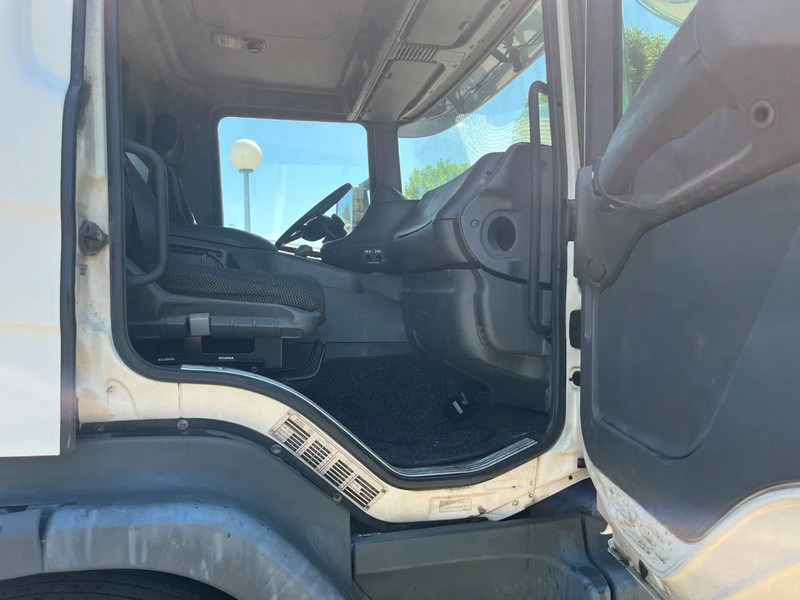 Scania P94-300 94 MANUAL GEARBOX AIRCO RETARDER 10-2004 - Тягач: фото 5 Scania P94-300 94 MANUAL GEARBOX AIRCO RETARDER 10-2004 - Тягач: фото 5