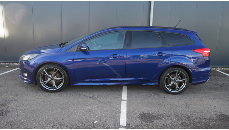 Ford Focus WAGON 1.5TDCI ST-Line - Микроавтобус, Пассажирский фургон: фото 1 Ford Focus WAGON 1.5TDCI ST-Line - Микроавтобус, Пассажирский фургон: фото 1