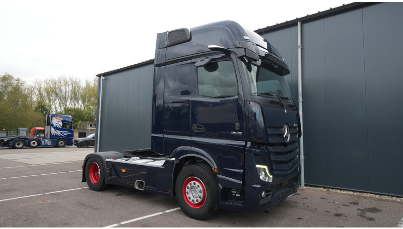 Mercedes-Benz ACTROS 1945 GIGASPACE 709.200KM - Тягач: фото 4 Mercedes-Benz ACTROS 1945 GIGASPACE 709.200KM - Тягач: фото 4