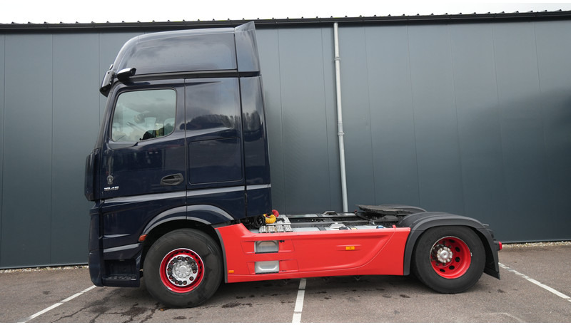 Mercedes-Benz ACTROS 1945 GIGASPACE 747.600KM - Тягач: фото 1 Mercedes-Benz ACTROS 1945 GIGASPACE 747.600KM - Тягач: фото 1