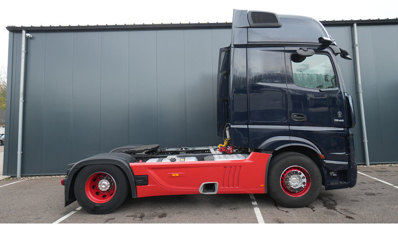 Mercedes-Benz ACTROS 1945 GIGASPACE 747.600KM - Тягач: фото 2 Mercedes-Benz ACTROS 1945 GIGASPACE 747.600KM - Тягач: фото 2