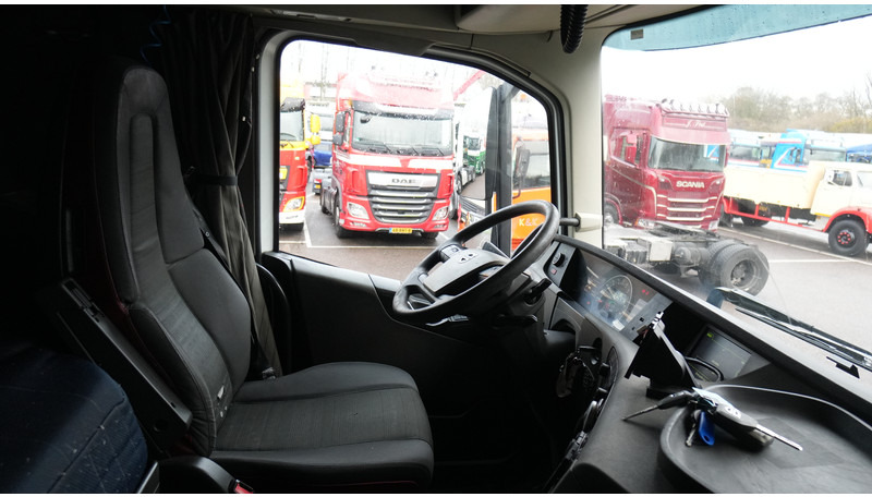 Volvo FH 420 6X2 GLOBETROTTER PTO - Тягач: фото 5 Volvo FH 420 6X2 GLOBETROTTER PTO - Тягач: фото 5