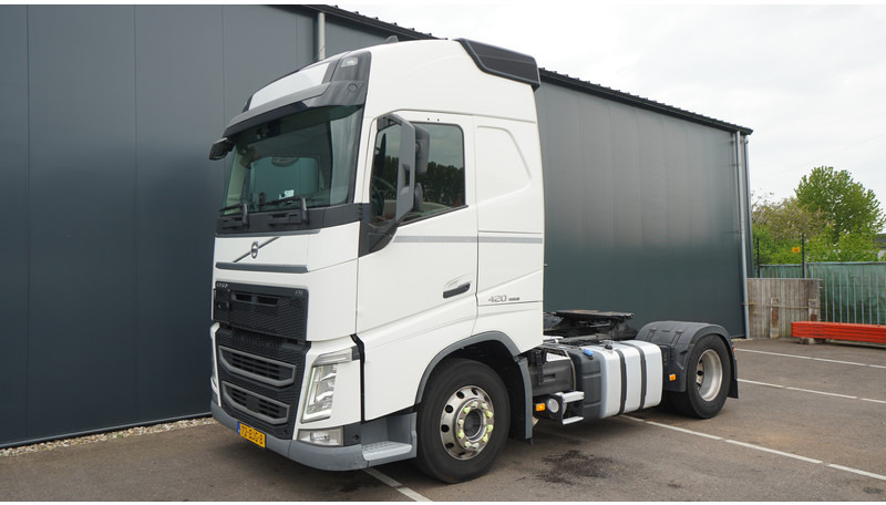 Volvo FH 420 ADR GLOBETROTTER 808.000KM - Тягач: фото 3 Volvo FH 420 ADR GLOBETROTTER 808.000KM - Тягач: фото 3