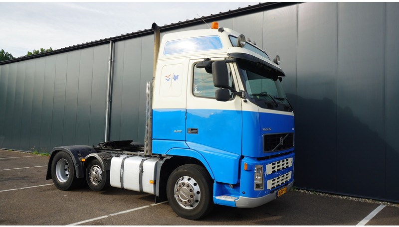 Volvo FH 440 6X2 GLOBETROTTER EURO 3 - Тягач: фото 4 Volvo FH 440 6X2 GLOBETROTTER EURO 3 - Тягач: фото 4