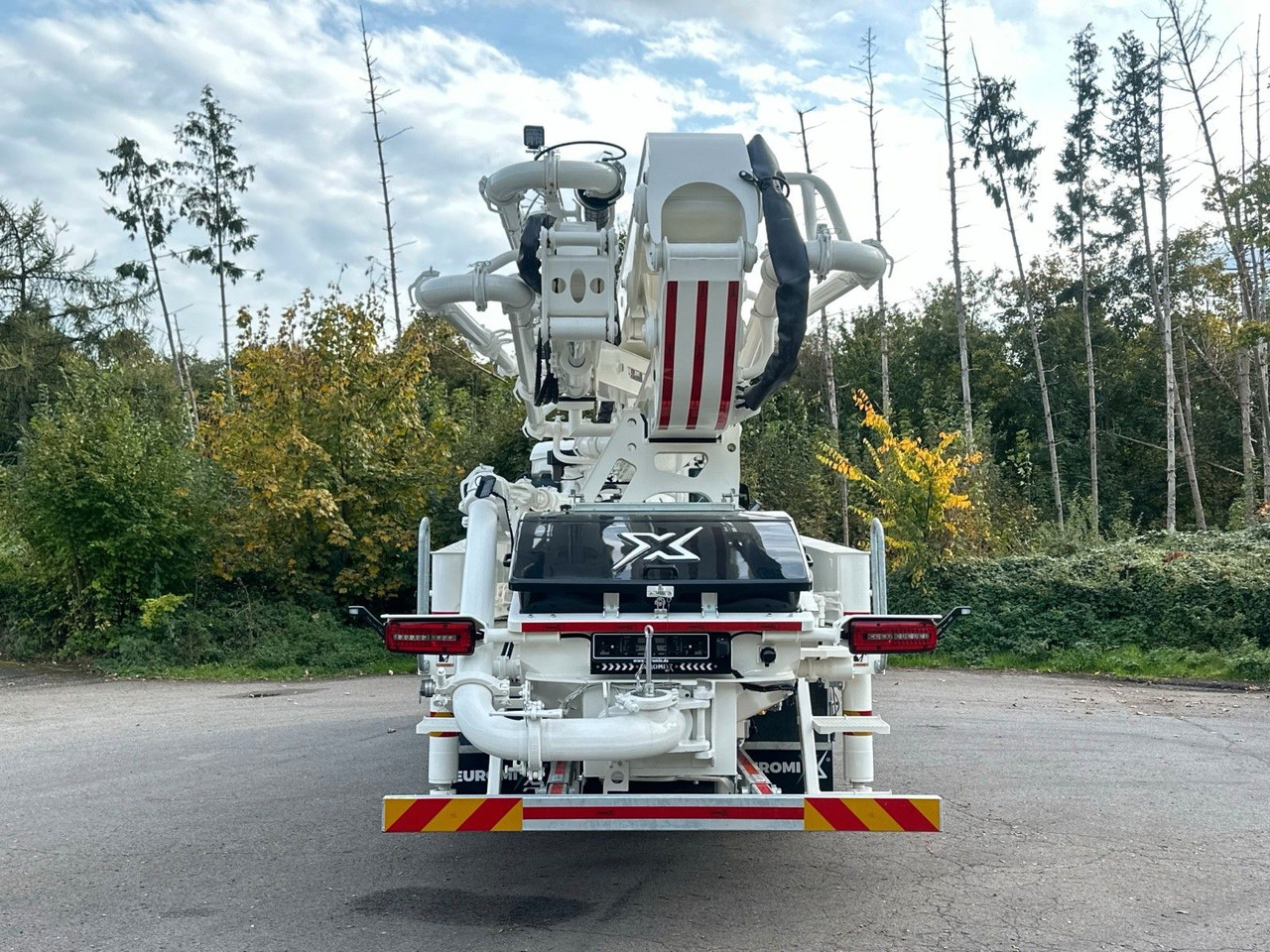 MAN TGS 26.510 6x4 SWAN TSP 38-5 160RZ ( 38m ) - Автобетоносмеситель: фото 5 MAN TGS 26.510 6x4 SWAN TSP 38-5 160RZ ( 38m ) - Автобетоносмеситель: фото 5