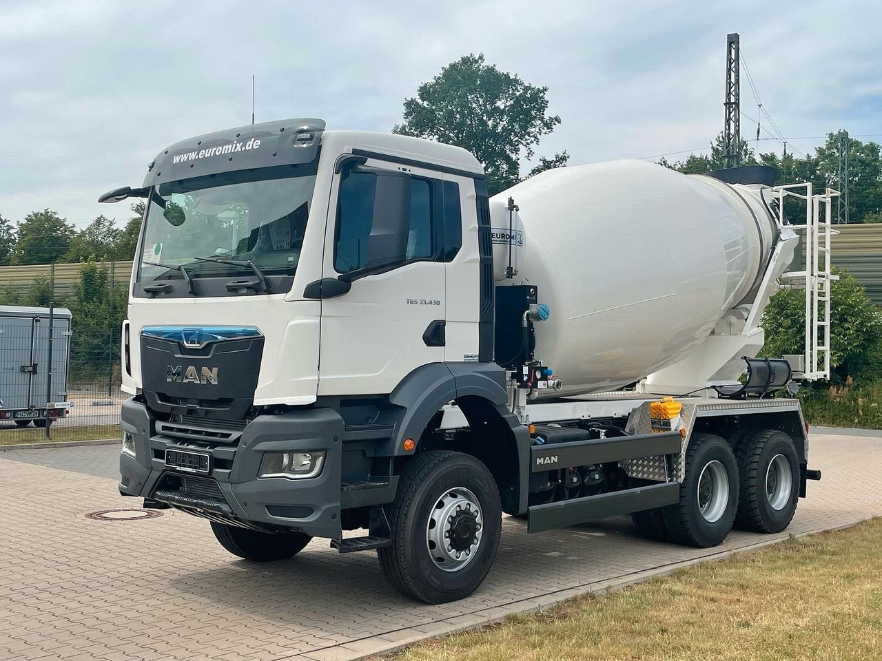 MAN TGS 33.440 6x6 / 6X4 /Euro6e EuromiX EM 8 MAN TGS 33.440 6x6 / 6X4 /Euro6e EuromiX EM 8 - Автобетоносмеситель: фото 1 MAN TGS 33.440 6x6 / 6X4 /Euro6e EuromiX EM 8 MAN TGS 33.440 6x6 / 6X4 /Euro6e EuromiX EM 8 - Автобетоносмеситель: фото 1
