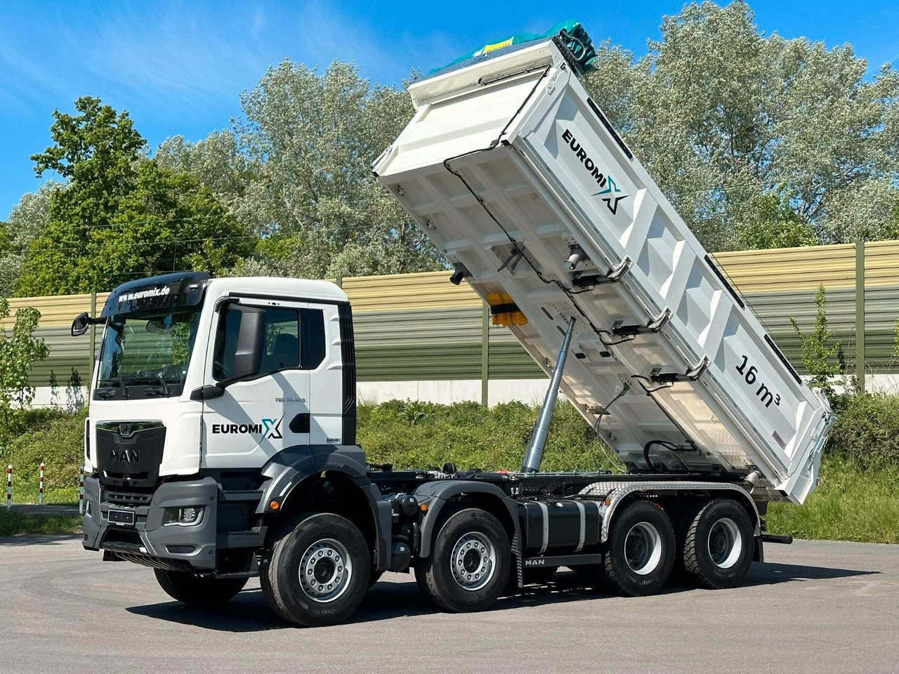 MAN TGS 35.520 8x4 EuromixMTP 3-Seiten-Kipper - Самосвал: фото 1 MAN TGS 35.520 8x4 EuromixMTP 3-Seiten-Kipper - Самосвал: фото 1