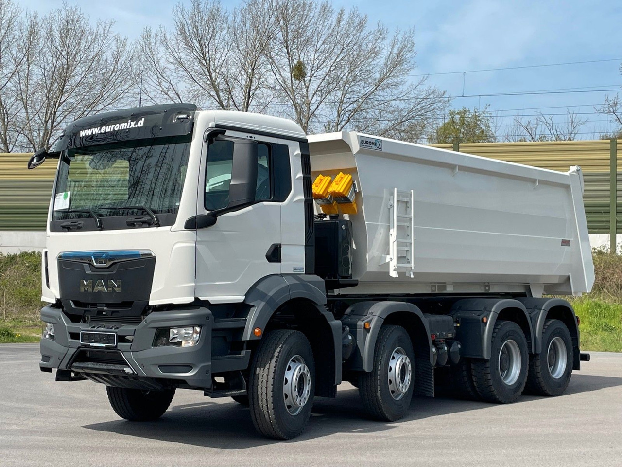 MAN TGS 41.400 8x4 / EUROMIX MTP 20m³/ EURO2 Kipper - Самосвал: фото 2 MAN TGS 41.400 8x4 / EUROMIX MTP 20m³/ EURO2 Kipper - Самосвал: фото 2