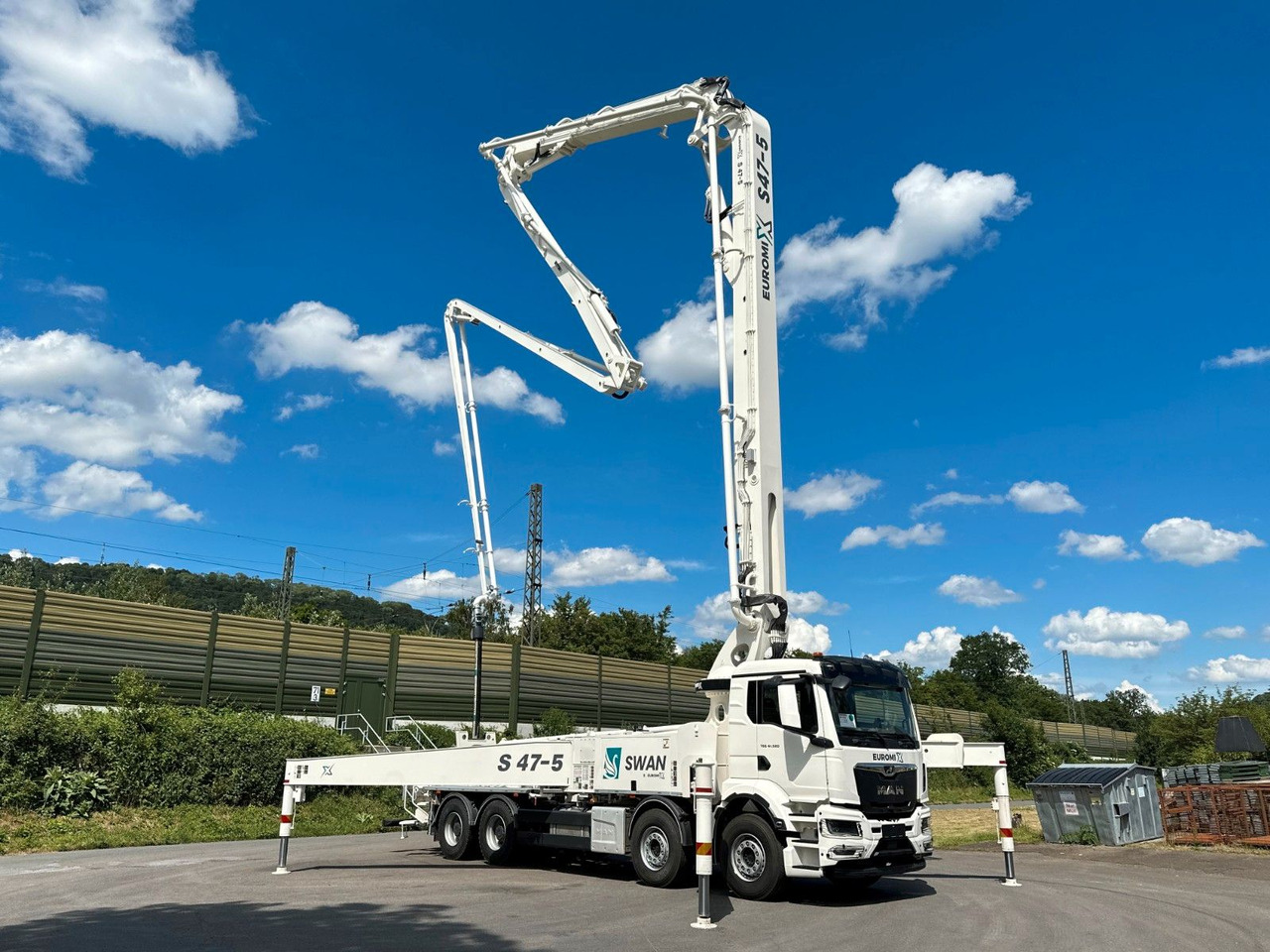 MAN TGS 41.520 8x4 SWAN TSP 47-5 160RZ ( 47m ) MAN TGS 41.520 8x4 SWAN TSP 47-5 160RZ ( 47m ) - Автобетононасос: фото 4 MAN TGS 41.520 8x4 SWAN TSP 47-5 160RZ ( 47m ) MAN TGS 41.520 8x4 SWAN TSP 47-5 160RZ ( 47m ) - Автобетононасос: фото 4