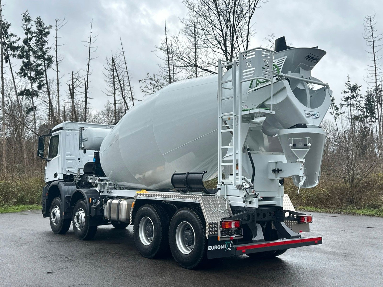 Mercedes-Benz AROCS 5 4242 8x4 Euro5 EuromixMTP EM 12m R - Автобетоносмеситель: фото 5 Mercedes-Benz AROCS 5 4242 8x4 Euro5 EuromixMTP EM 12m R - Автобетоносмеситель: фото 5