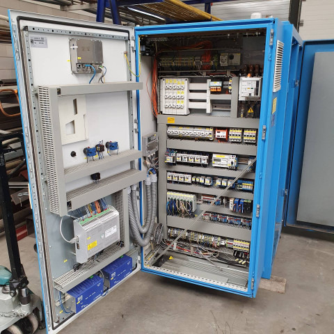 ZIEGLER Generator, WKK, M.A.N. motor (E0834) 50 KW electric/ 80KW thermic 1500 RPM 4 cylinders Sound muted - Запчасти для Грузовиков: фото 2 ZIEGLER Generator, WKK, M.A.N. motor (E0834) 50 KW electric/ 80KW thermic 1500 RPM 4 cylinders Sound muted - Запчасти для Грузовиков: фото 2