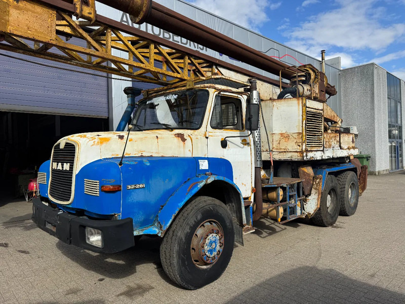 MAN 32.281 **FOREUSE-DRILLTRUCK-6X6** - Грузовик: фото 2 MAN 32.281 **FOREUSE-DRILLTRUCK-6X6** - Грузовик: фото 2