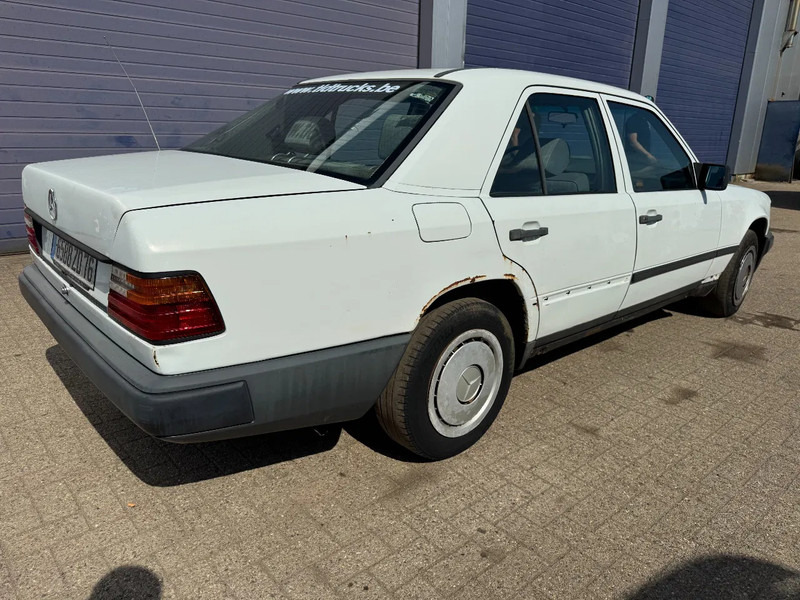 Mercedes-Benz 200-serie **W124-250D** - Седан: фото 4 Mercedes-Benz 200-serie **W124-250D** - Седан: фото 4