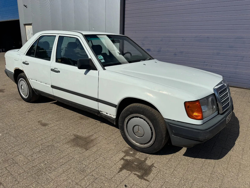 Mercedes-Benz 200-serie **W124-250D** - Седан: фото 3 Mercedes-Benz 200-serie **W124-250D** - Седан: фото 3