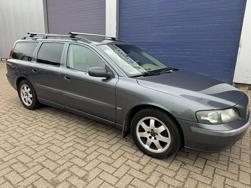 Volvo V70 V70 - Легковой автомобиль: фото 1 Volvo V70 V70 - Легковой автомобиль: фото 1