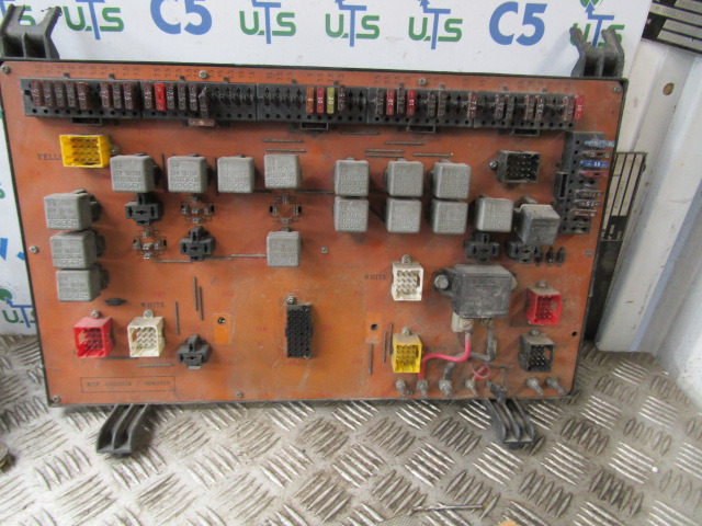 DAF XF 95 FUSEBOARD P/NO 0093319/9093319 - Электрическая система для Грузовиков: фото 1 DAF XF 95 FUSEBOARD P/NO 0093319/9093319 - Электрическая система для Грузовиков: фото 1