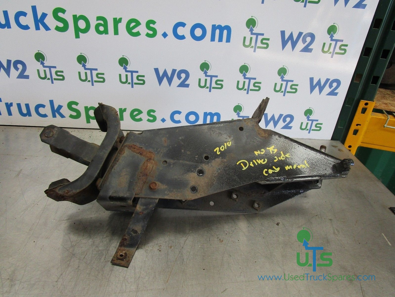 ISUZU N75 – 190 REAR CAB MOUNT+ LOCK - Кабина и интерьер для Грузовиков: фото 1 ISUZU N75 – 190 REAR CAB MOUNT+ LOCK - Кабина и интерьер для Грузовиков: фото 1
