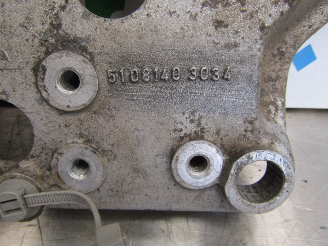 MAN TGS/TGX D2066 INTERCOOLER PIPE BRACKET P/NO 51.08140.3034 - Двигатель и запчасти для Грузовиков: фото 2 MAN TGS/TGX D2066 INTERCOOLER PIPE BRACKET P/NO 51.08140.3034 - Двигатель и запчасти для Грузовиков: фото 2