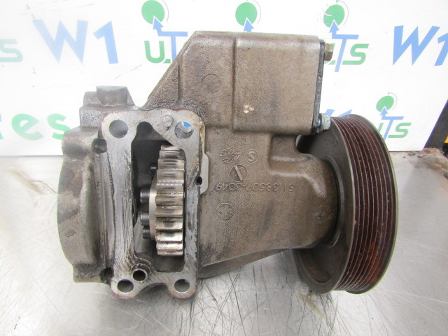 MAN TGS / TGX WATER PUMP DRIVE UNIT P/NO 51.38507-3049 - Двигатель и запчасти для Грузовиков: фото 2 MAN TGS / TGX WATER PUMP DRIVE UNIT P/NO 51.38507-3049 - Двигатель и запчасти для Грузовиков: фото 2