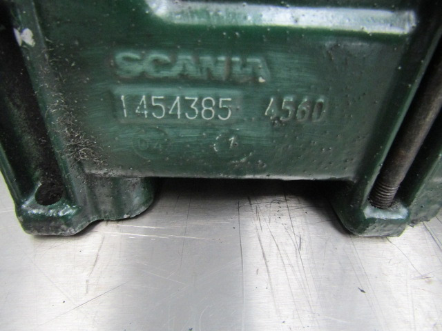SCANIA 144/164 V8 INLET MANIFOLD P/NO 1454384/4560 - Двигатель и запчасти для Грузовиков: фото 3 SCANIA 144/164 V8 INLET MANIFOLD P/NO 1454384/4560 - Двигатель и запчасти для Грузовиков: фото 3