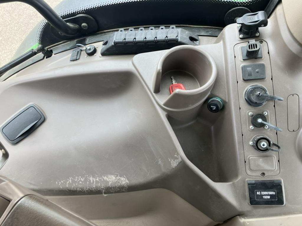 John Deere 6215R - Трактор: фото 4 John Deere 6215R - Трактор: фото 4